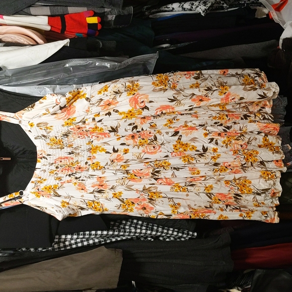 Torrid ivory floral challis mini dress - Picture 4 of 6